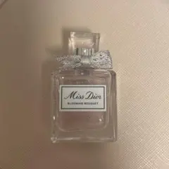 ディオール ミス ディオール ブルーミング ブーケ オードゥトワレ ミニ 5ml