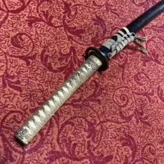 女性•少年用居合刀 灰色柄 松葉透し丸鍔 小豆色梨地呂鞘 女性•少年用居合刀 灰色柄 松葉透し丸鍔 小豆色梨地呂鞘 - メルカリ
