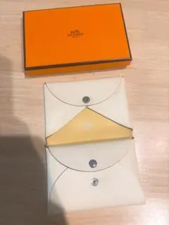 HERMES 二つ折り財布 カルヴィデュオ　ホワイト イエローのサムネイル