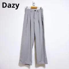 【Dazy】シーイン　スラックス　ワイドパンツ　プリーツ入り　ライトグレー