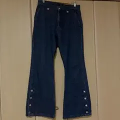 HARE デニム フレアパンツ ボタンディテールのサムネイル