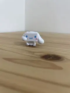 サンリオ　シナモロール　フリップフィギュア