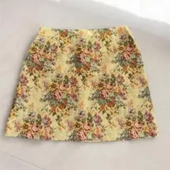 ★値下げ中 ゴブラン織り花柄ミニスカート GU