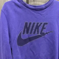 Nike 紫 クルーネック トレーナー