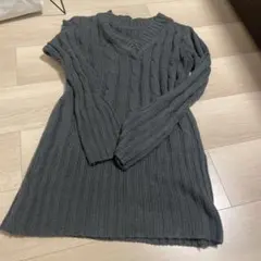 グレー Vネック ケーブル編みニット