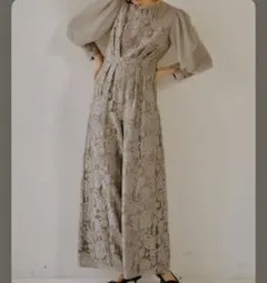 美品【LE'RURE リルアー】パンツドレス オールインワン パーティー 結婚式のサムネイル