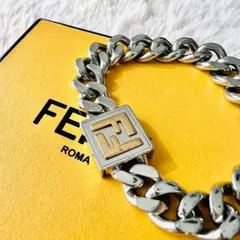 フェンディ　FFブレスレット　FFロゴ　ゴールド　パラジウム仕上げ　スクエアのサムネイル