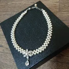 人工パールとクリスタルのチョーカーとイヤリングのセット