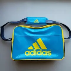 スポーツバッグ　エナメルバッグ　adidas