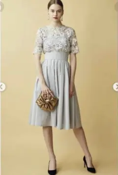 レースドレスのサムネイル