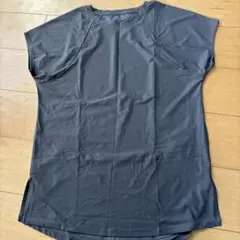 ヨガウェアtシャツ