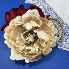 髪飾り ベージュピオニー アマリリス赤  結婚式 卒業式 成人式