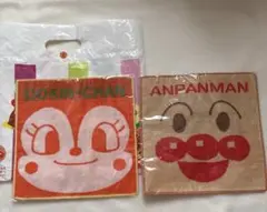【新品】アンパンマンミュージアム　タオルハンカチ　アンパンマン　ドキンちゃん