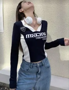 Dazy star レター グラフィック VネックTシャツ