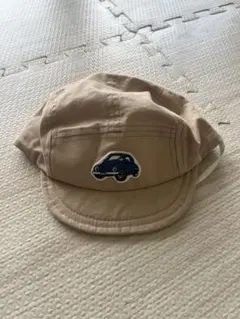 ベビー用ベージュキャップ 車の刺繍