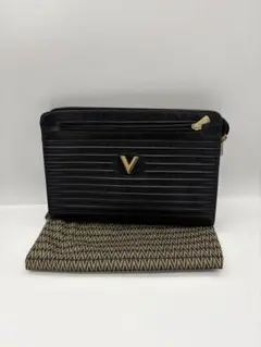 【美品】VALENTINO ブラック クラッチバッグ 収納袋付き