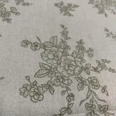 花柄の布地 クリーム色 緑　約114cm幅×157cm