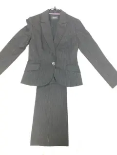 ストライプ ビジネススーツ ブラック地