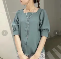 最終価格！Thevon❤︎スクエアネック2WAYパワショルブラウス⭐︎超美品！のサムネイル