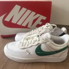 NIKE コートビジョン スニーカー ホワイトグリーン ナイキ