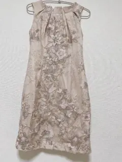 an 刺繍入り ベージュ ミニドレス M Andy