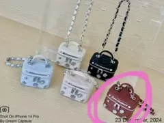 JILL by JILLSTUART「ミニブローチバニティキーホルダー」