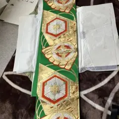 緑色の金色と赤色刺繍 袋帯