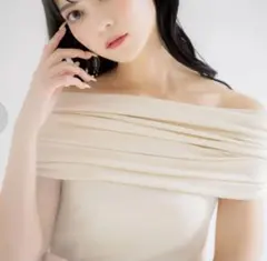 Noela ノエラ オフショルダー トップスのサムネイル