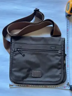 極美品】TUMI トゥミ 22105DH ショルダーバッグ ブラック黒 - メルカリ