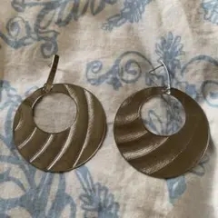 メタル円形イヤリングとパールイヤリングセット 指輪とブレスレット