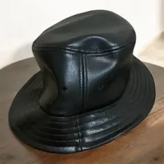ブラックレザーバケットハット