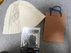 【3点まとめ売り】ヴィトンショッパー / ニット帽 / ベルセルク ボード