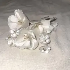 髪飾り　ホワイトフラワー（造花）
