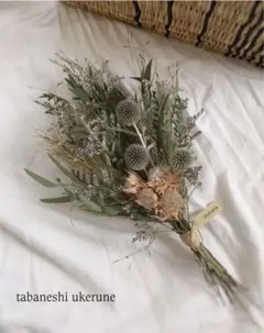 初夏に飾る ブルーファンタジアとアザミを束ねた スワッグ ドライフラワー