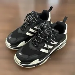 ADIDAS BALENCIAGA Triple S スニーカー 43のサムネイル