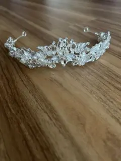 シルバー 花と葉のティアラ ウエディング