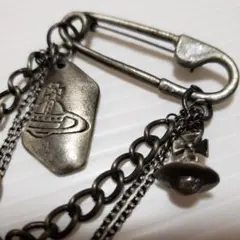 Vivienne Westwood チェーンブローチ