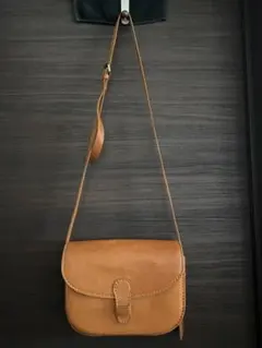 fes ナチュラルブラウン　本革リアルレザー ショルダーバッグ 斜めがけ