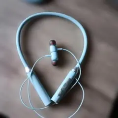 ①ネックバンド型ワイヤレスイヤホン②SMART BRACELET ※ジャンク品