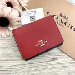 新品未使用☆COACH コーチ　折り財布 レッド　三つ折り財布