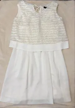 新品未使用！ホワイト ノースリーブ ひざ丈ワンピース