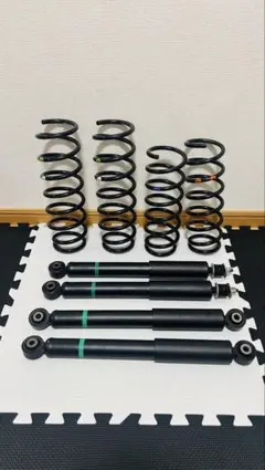 KYB サスペンション ジムニー JA12 JA22 - メルカリ