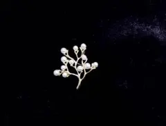 ツリー型パールブローチ