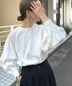 ボリュームスリーブブラウス