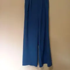 ergma青いプリーツ入りワイドパンツ ウエスゴム部分あり