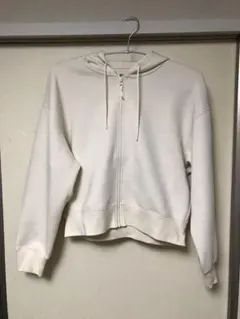 ユニクロ　ドライスウェットクロップドフルジップパーカ（長袖）