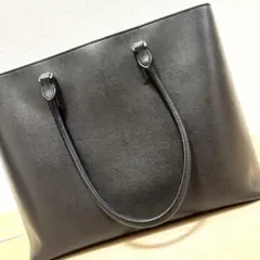 aucentic イタリアンサフィアーノレザートート ブラック【中古品】 aucentic イタリアンサフィアーノレザートート ブラック【中古品