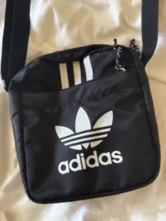 adidas ショルダーバッグ ブラックのサムネイル