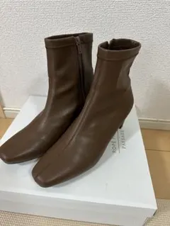 ロペピクニック ブラウン ジッパー付き ショートブーツ