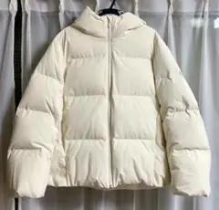 【クリーニング済】ユニクロ　シームレスダウンジャケット　白